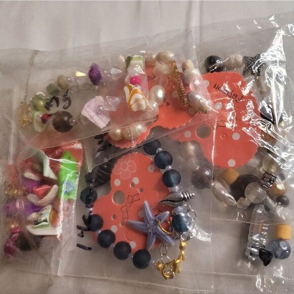 Customizing bracelet  - Picture 10 of 11